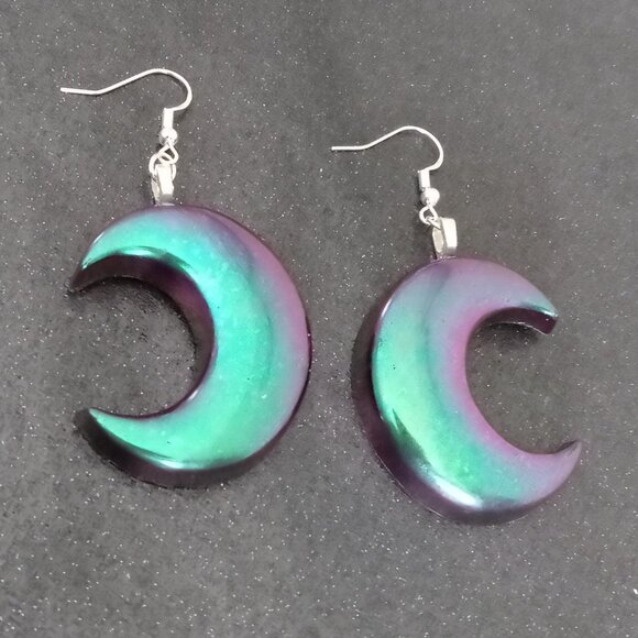 Purple green color shift kawaii crescent moon dangle earrings ss silver hooks - Picture 6 of 7